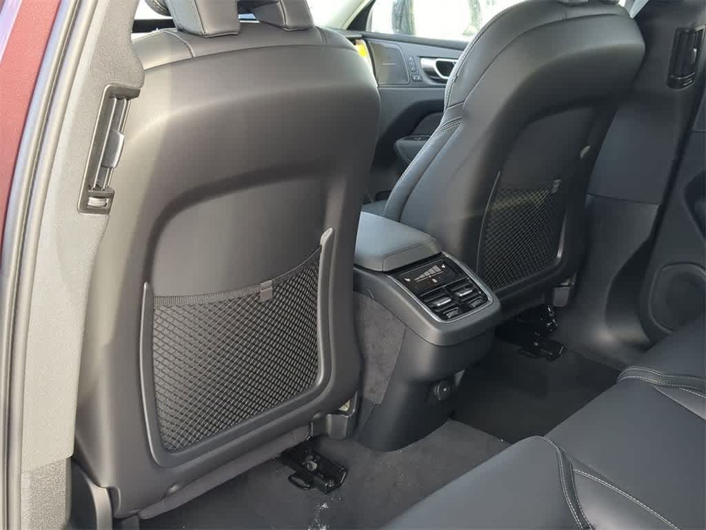 Thumbnail: 2026 Volvo XC60 - 17