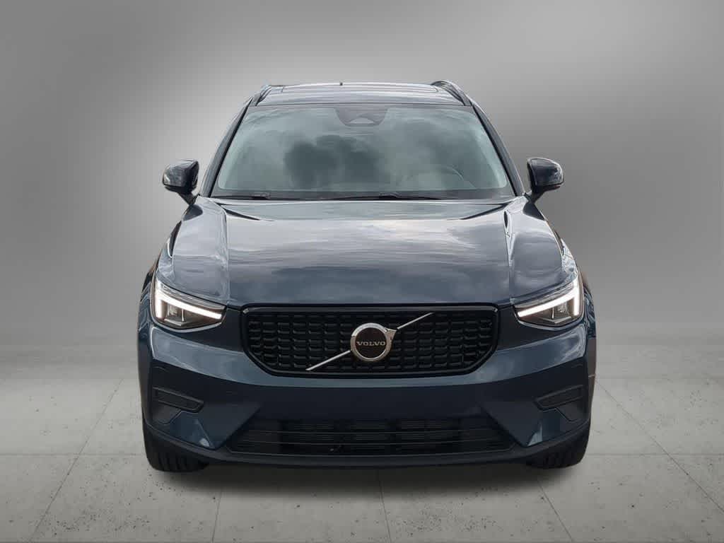 Thumbnail: 2026 Volvo XC40 - 9