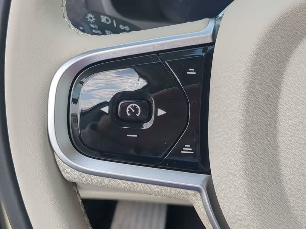 Thumbnail: 2026 Volvo XC90 - 22