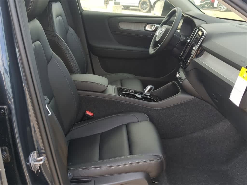 Thumbnail: 2026 Volvo XC40 - 20