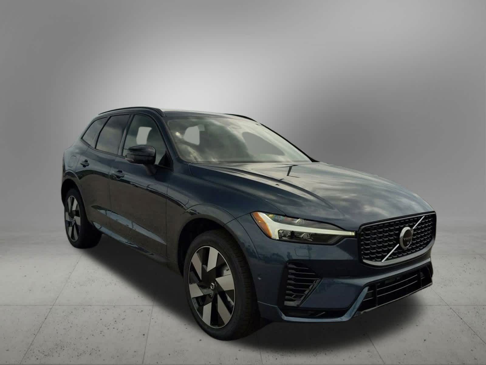 Thumbnail: 2025 Volvo XC60 - 8