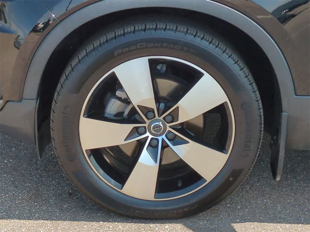 Thumbnail: 2021 Volvo XC40 - 12