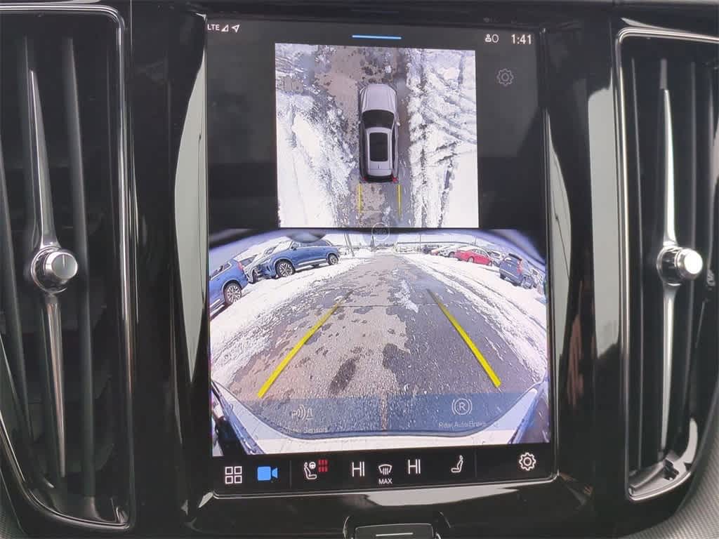 Thumbnail: 2025 Volvo XC60 - 22