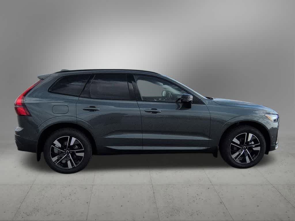 Thumbnail: 2026 Volvo XC60 - 7