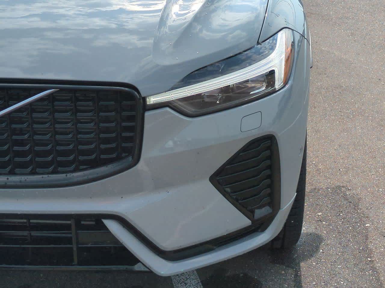 Thumbnail: 2025 Volvo XC60 - 10