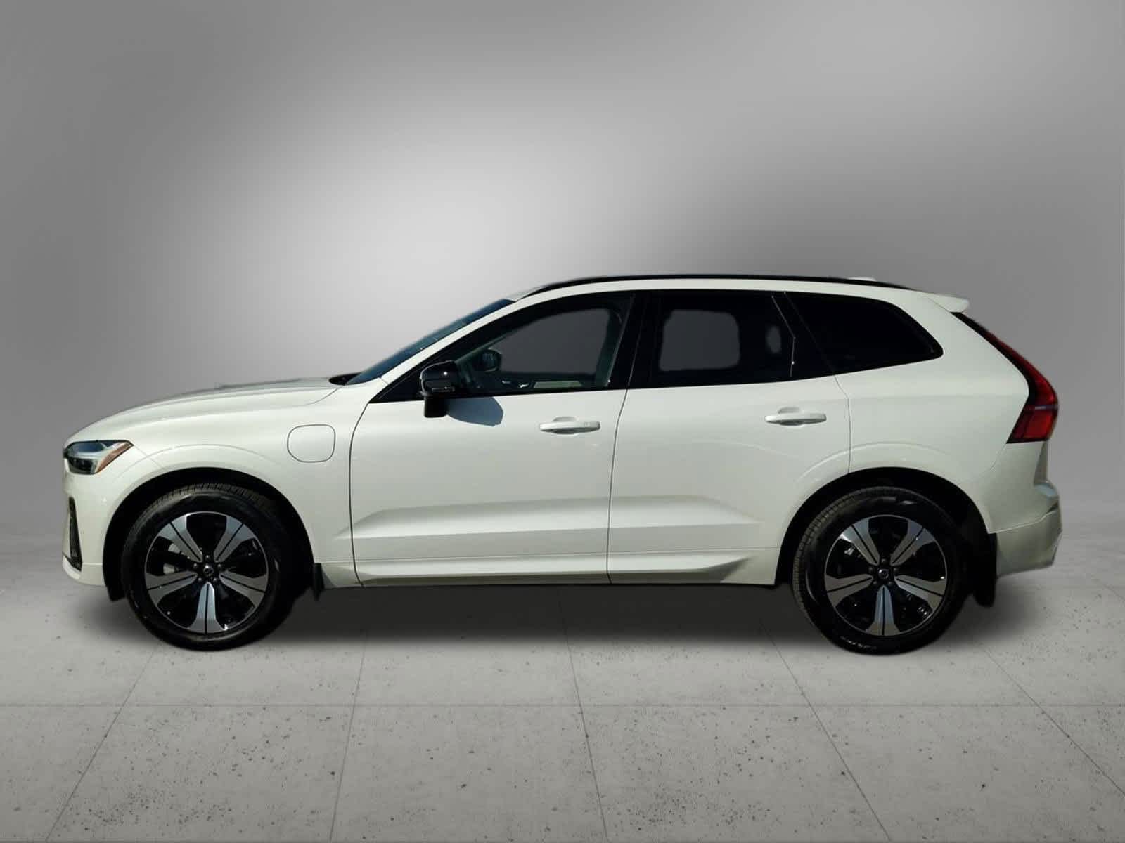 Thumbnail: 2025 Volvo XC60 - 3