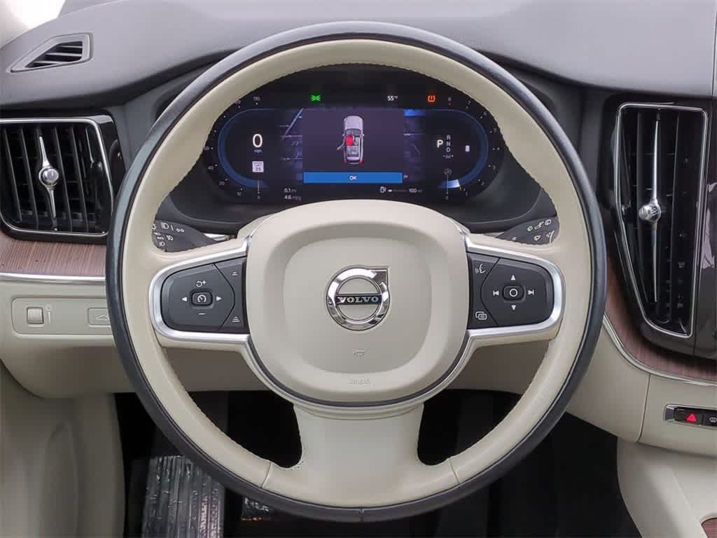 Thumbnail: 2022 Volvo XC60 - 23