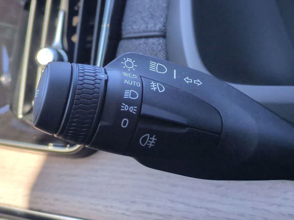 Thumbnail: 2026 Volvo XC90 - 26