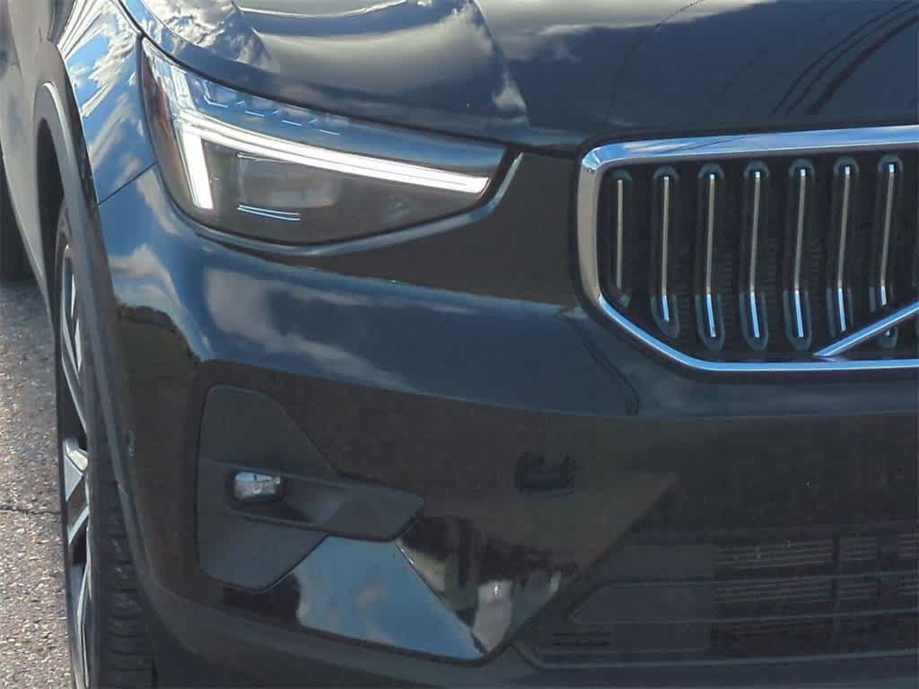 Thumbnail: 2023 Volvo XC40 - 10