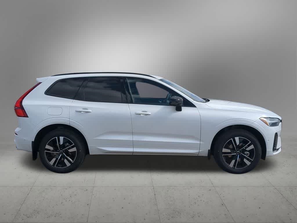 Thumbnail: 2026 Volvo XC60 - 8
