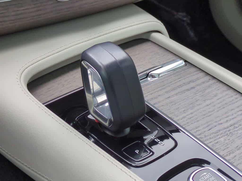 Thumbnail: 2023 Volvo XC90 - 33
