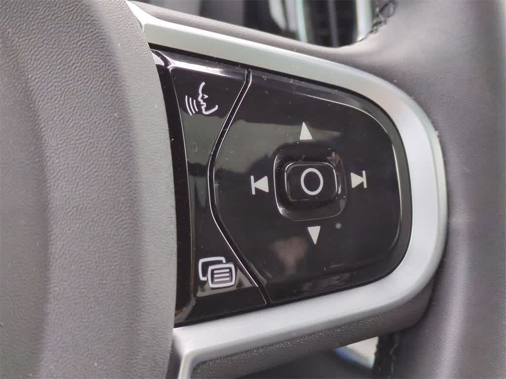 Thumbnail: 2025 Volvo XC60 - 25
