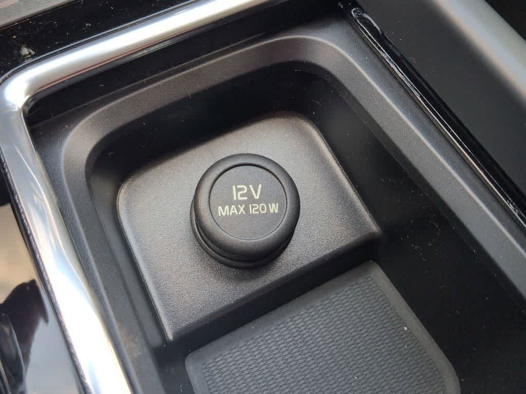 Thumbnail: 2026 Volvo XC60 - 32