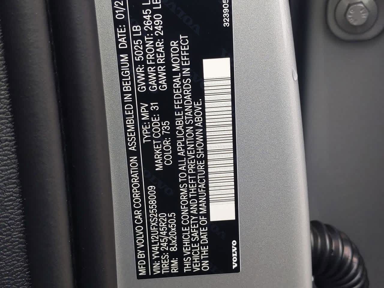 2025 Volvo XC40 B5 Ultimate 33