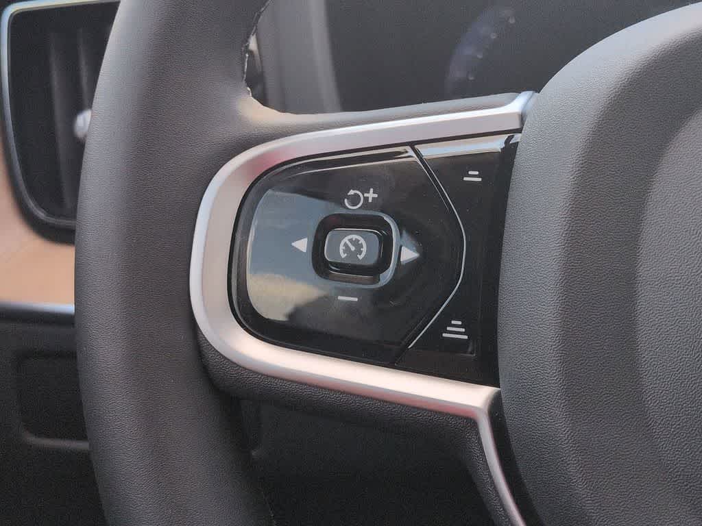 Thumbnail: 2026 Volvo XC60 - 24