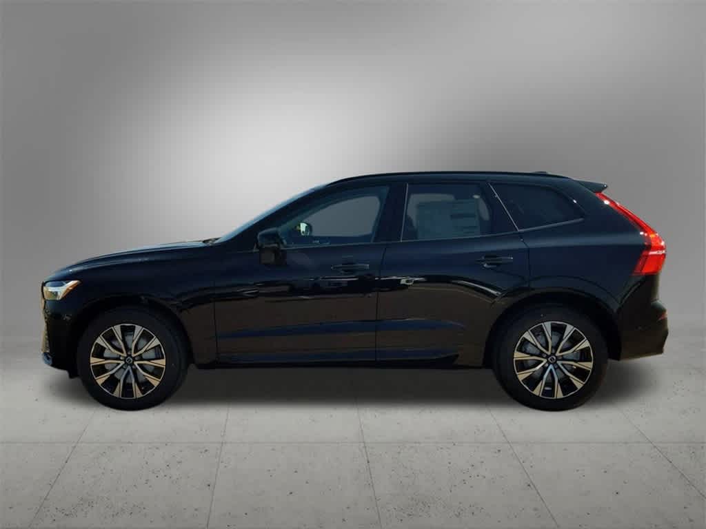 Thumbnail: 2025 Volvo XC60 - 3