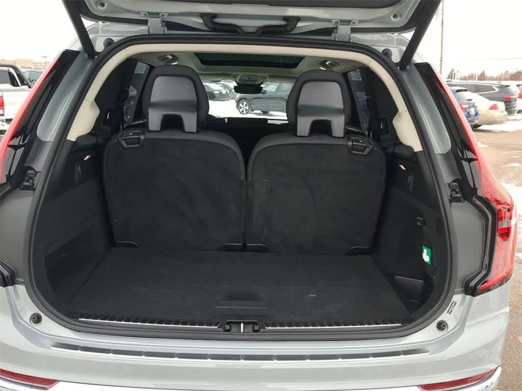 Thumbnail: 2026 Volvo XC90 - 34