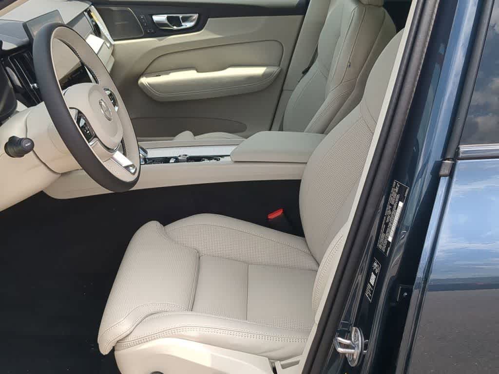 Thumbnail: 2026 Volvo XC60 - 15