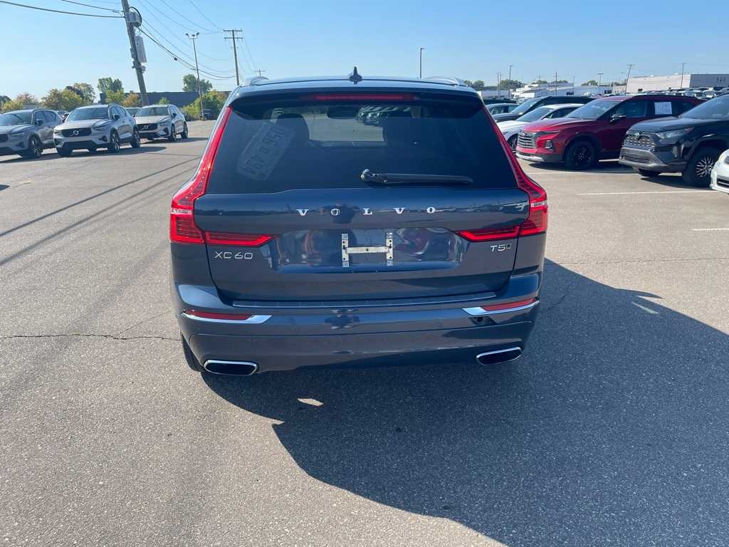 2021 Volvo XC60 T5 Inscription photo 2