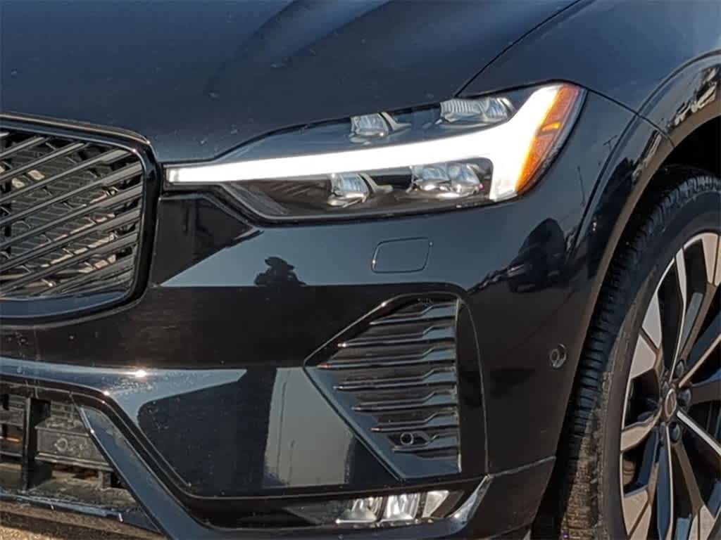 Thumbnail: 2026 Volvo XC60 - 10