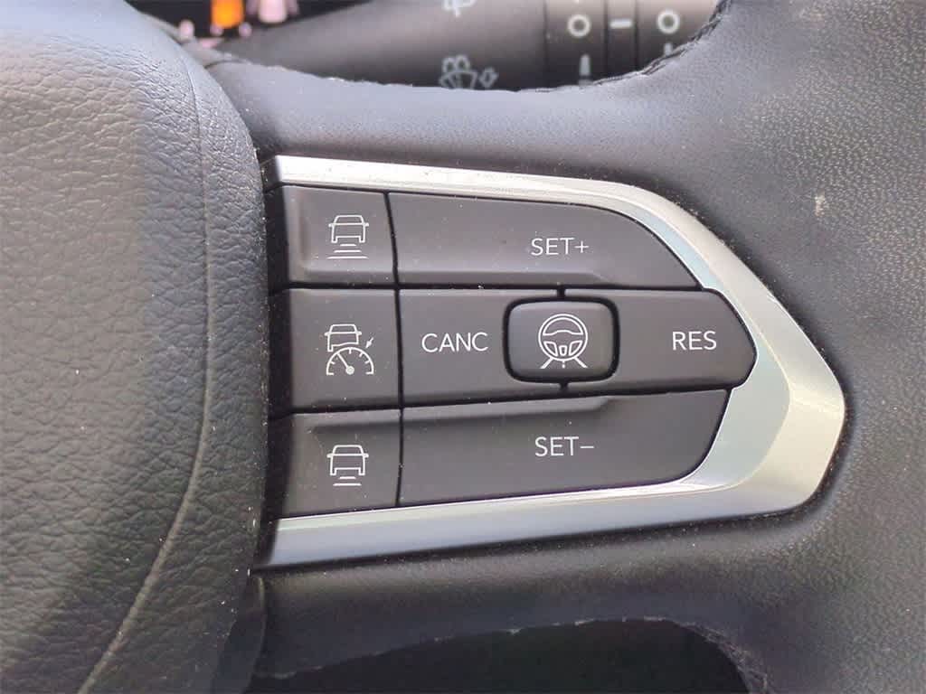 Thumbnail: 2023 Jeep Compass - 24