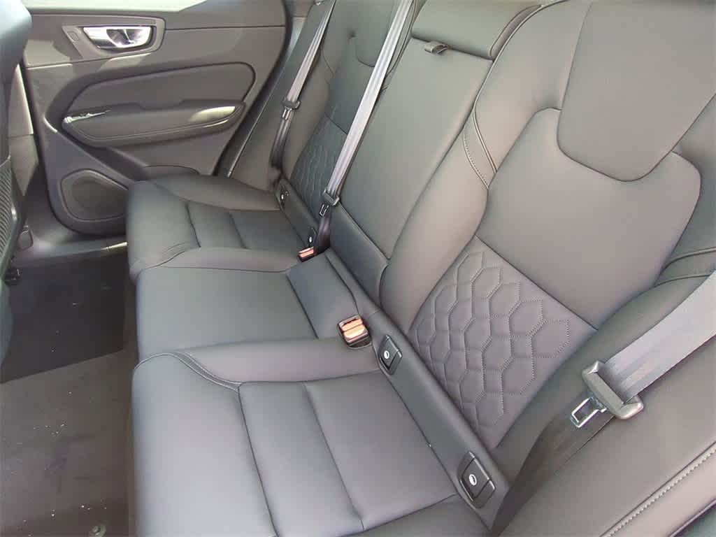 Thumbnail: 2026 Volvo XC60 - 19