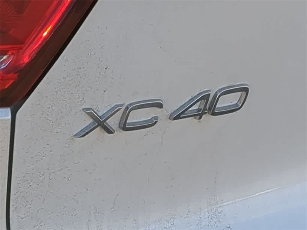 Thumbnail: 2026 Volvo XC40 - 12