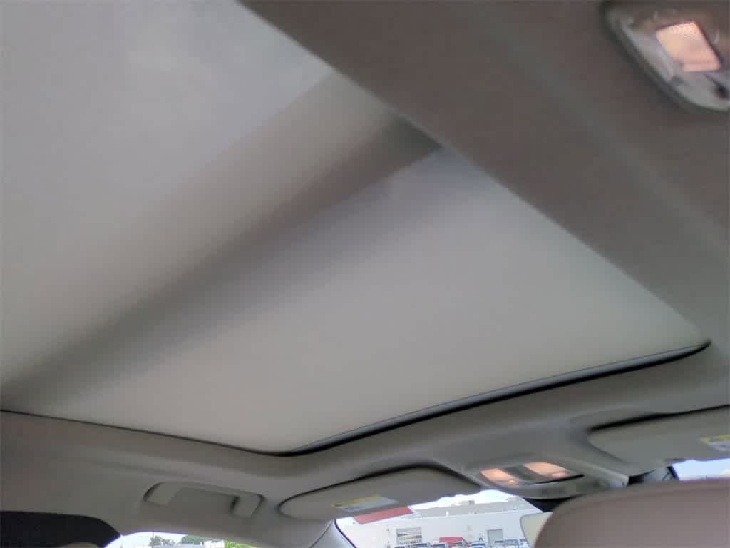 Thumbnail: 2026 Volvo XC40 - 21