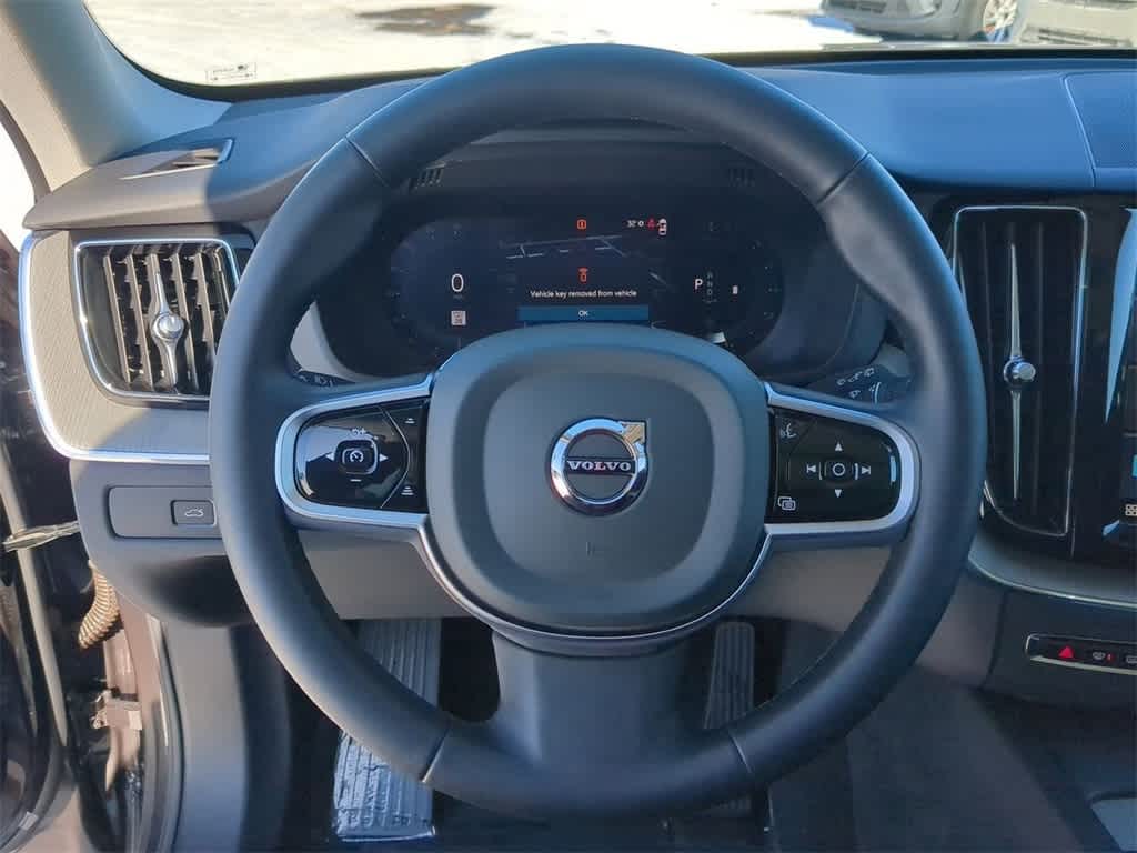 Thumbnail: 2025 Volvo XC60 - 21