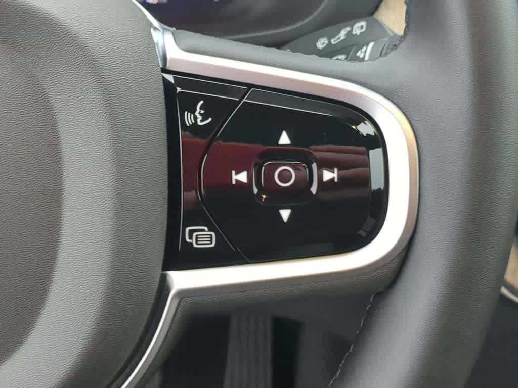 Thumbnail: 2026 Volvo XC60 - 23