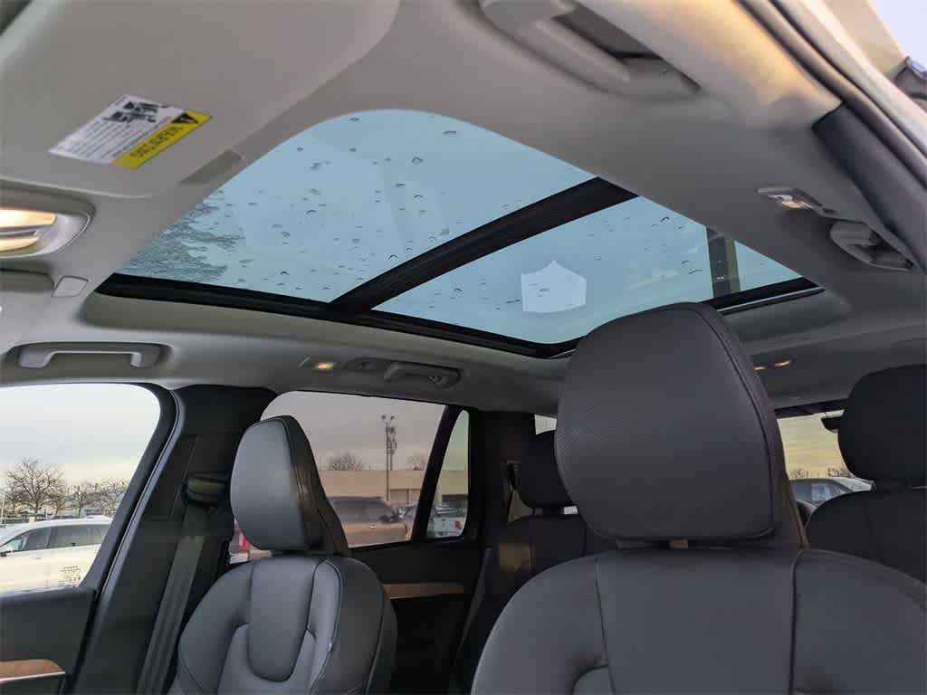 Thumbnail: 2025 Volvo XC90 - 16