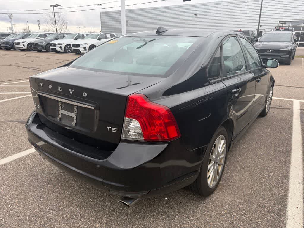 Thumbnail: 2011 Volvo S40 - 15