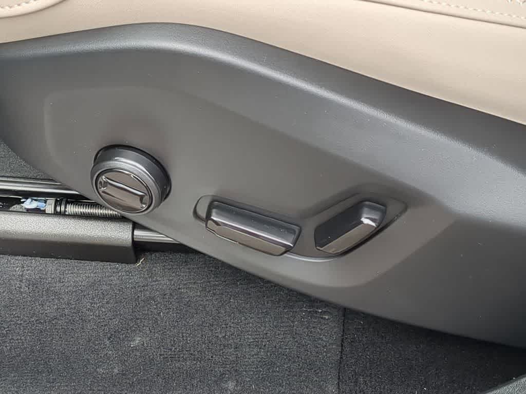 Thumbnail: 2026 Volvo XC90 - 16