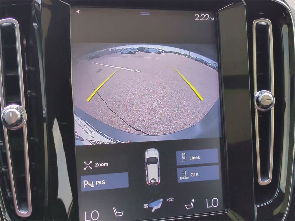 Thumbnail: 2021 Volvo XC40 - 29