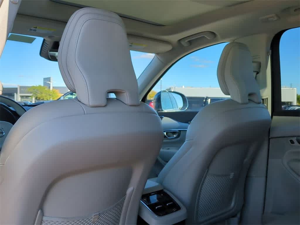 Thumbnail: 2023 Volvo XC90 - 17