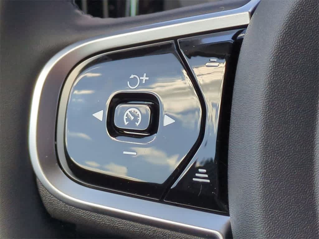 Thumbnail: 2026 Volvo XC60 - 24