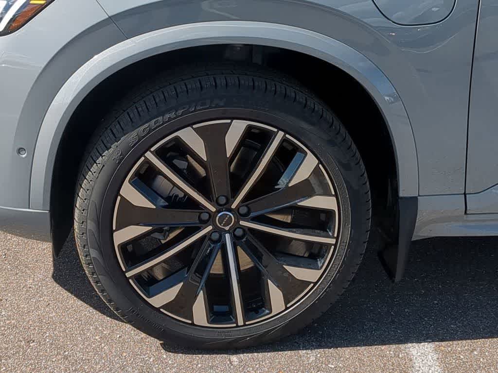 Thumbnail: 2026 Volvo XC90 - 13