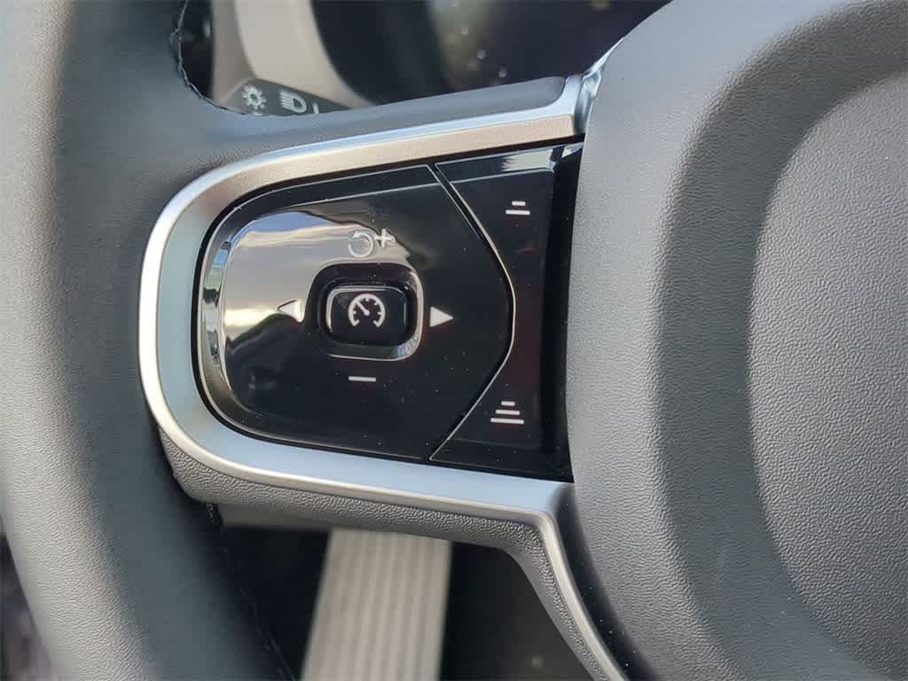 Thumbnail: 2026 Volvo XC60 - 22