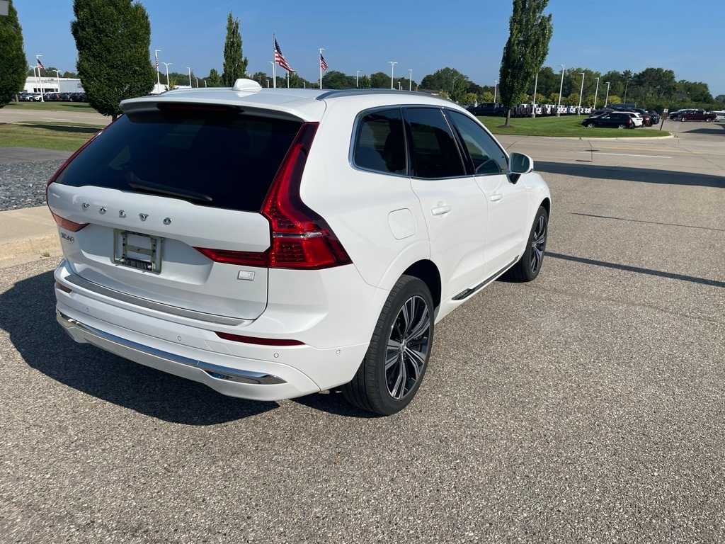 Thumbnail: 2022 Volvo XC60 - 5