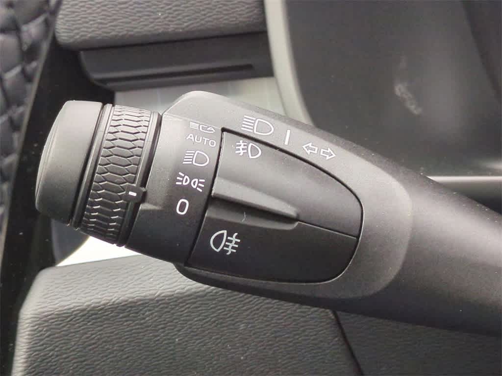 Thumbnail: 2026 Volvo XC40 - 27