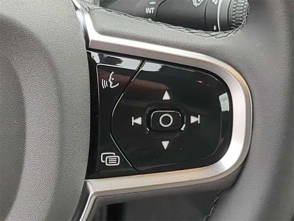 Thumbnail: 2026 Volvo XC90 - 28