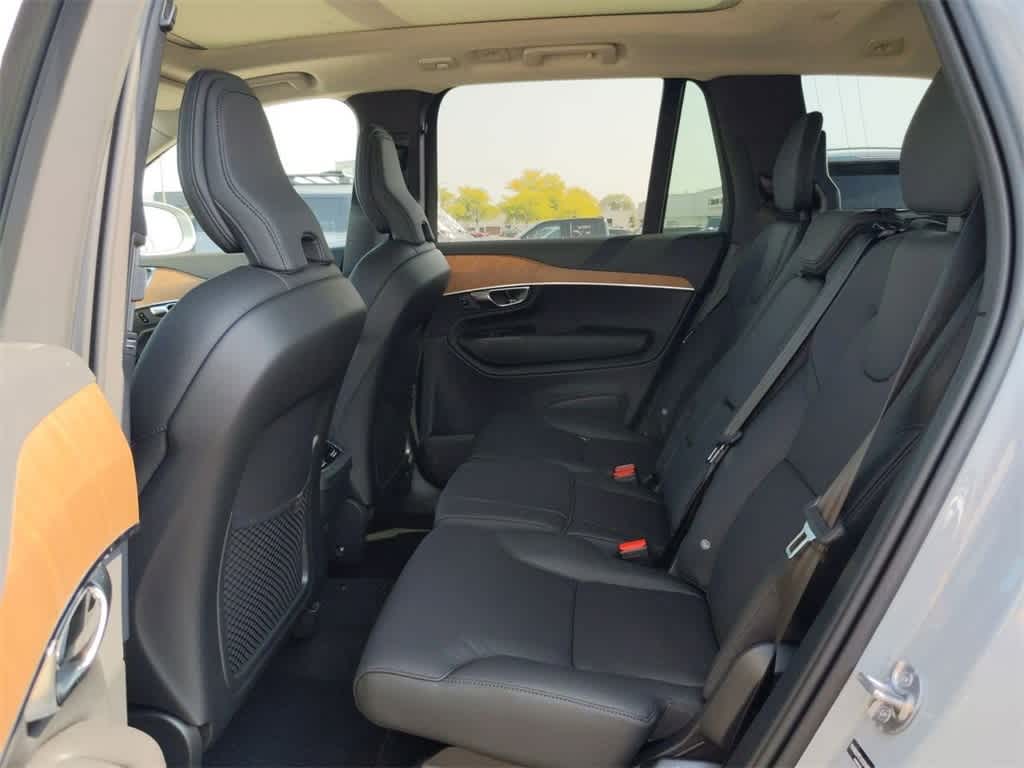 Thumbnail: 2025 Volvo XC90 - 17