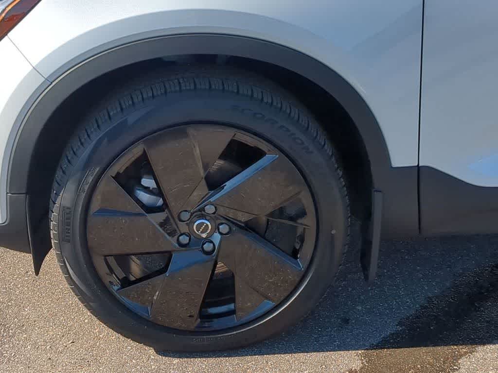 Thumbnail: 2026 Volvo XC40 - 13