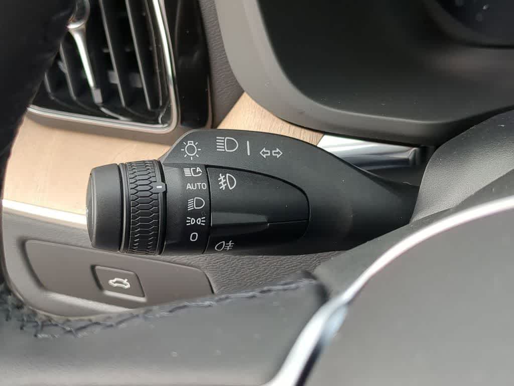 Thumbnail: 2026 Volvo XC60 - 25