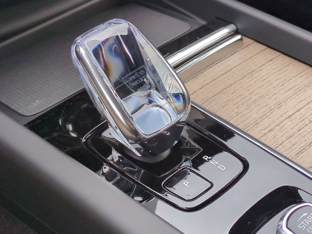 Thumbnail: 2026 Volvo XC60 - 32