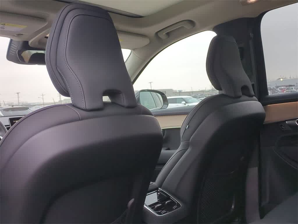 Thumbnail: 2026 Volvo XC90 - 16