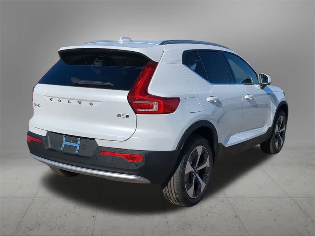 Thumbnail: 2025 Volvo XC40 - 6