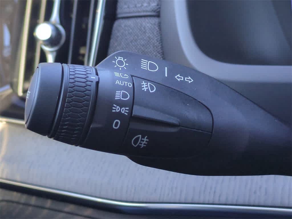 Thumbnail: 2026 Volvo XC90 - 26