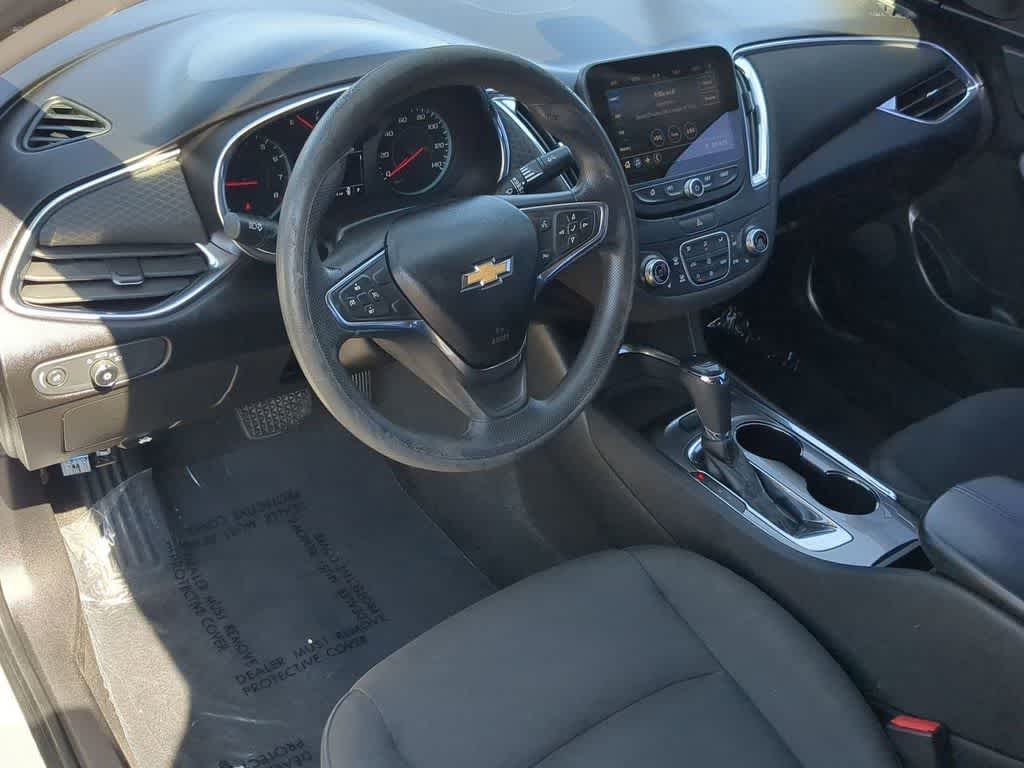 Thumbnail: 2019 Chevrolet Malibu - 2