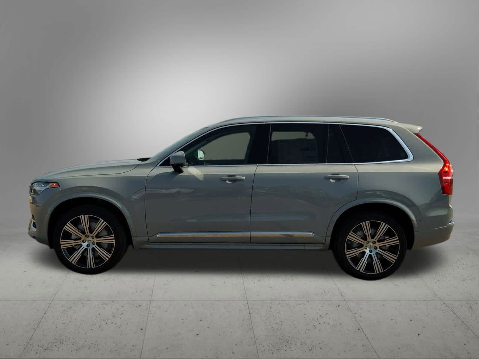 2025 Volvo XC90 Plus AWD photo 3